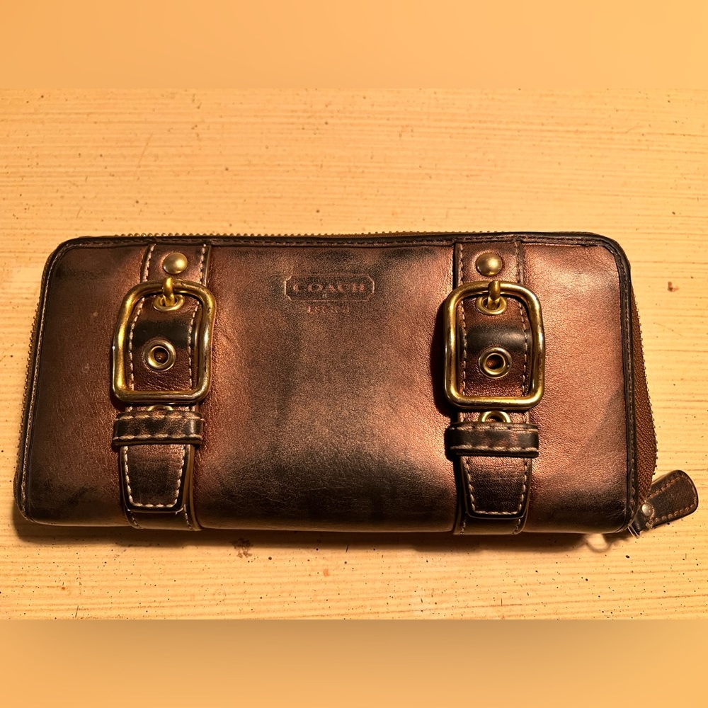 Coach Distressed Bronze Leather Brass Buckle Full-Bill Zipper Wallet